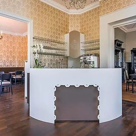 Отель Grunewald 4*